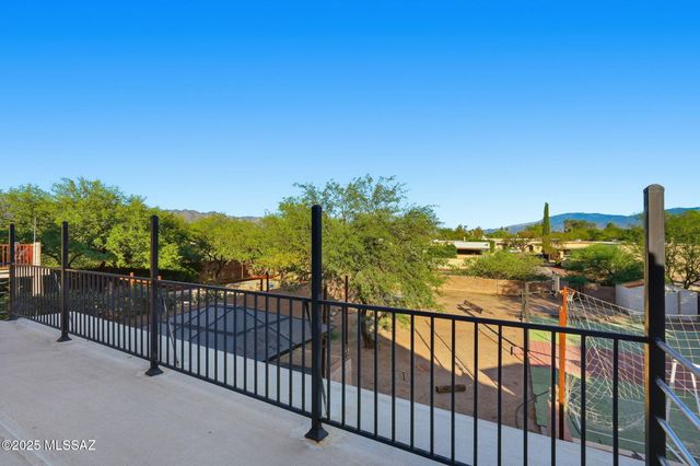 2200 N Hayden Drive, Tucson, AZ 85715