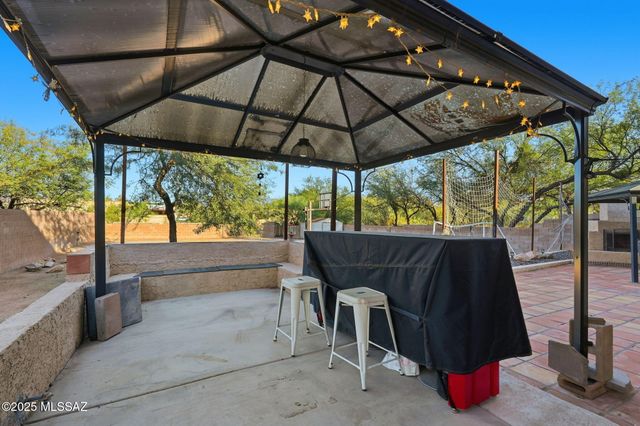 2200 N Hayden Drive, Tucson, AZ 85715