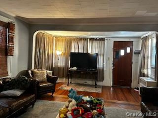 62-53 80th Road, Glendale, NY 11385