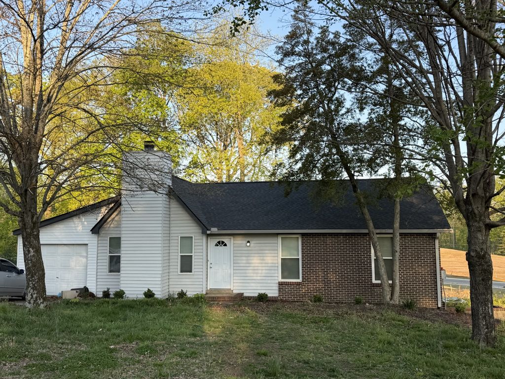 154 Shiloh Dr, La Vergne, TN 37086