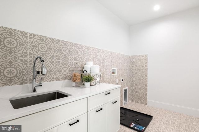 6921 GRANBY ST, Bethesda, MD 20817