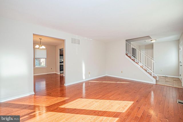 29 UPMAN CT, Baltimore, MD 21228