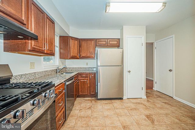 29 UPMAN CT, Baltimore, MD 21228