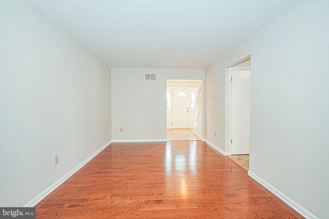 29 UPMAN CT, Baltimore, MD 21228