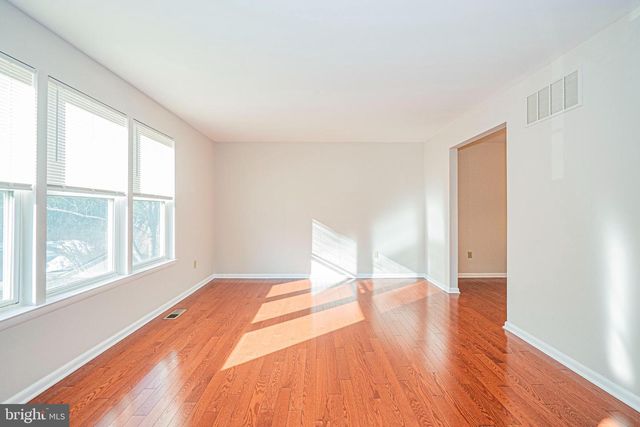 29 UPMAN CT, Baltimore, MD 21228