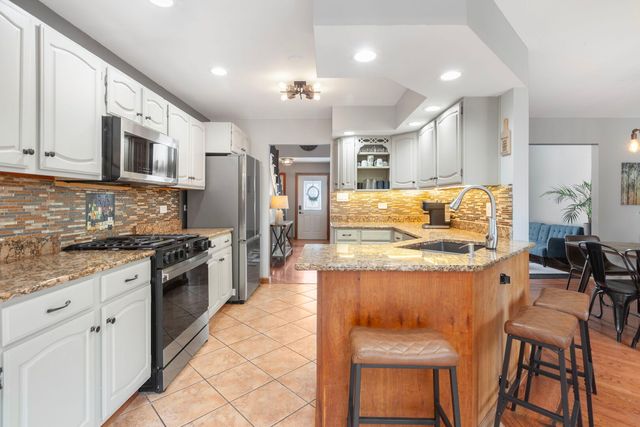 17466 W Windslow Drive, Grayslake, IL 60030