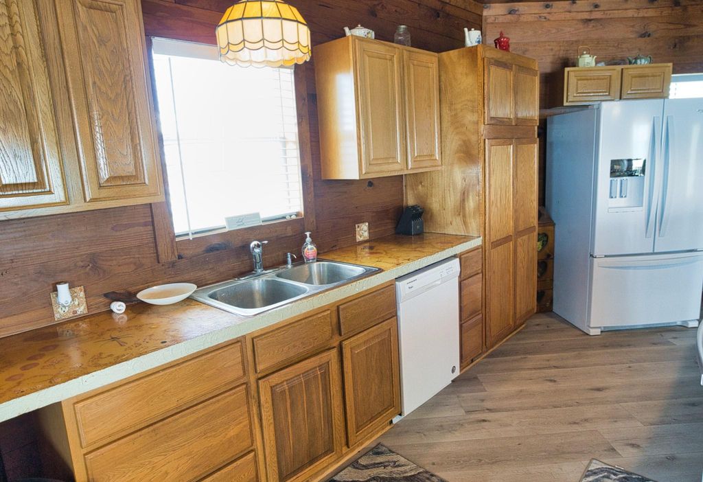 Image 12 of property listing at 2258 County Road 230, Sargent, TX 77414