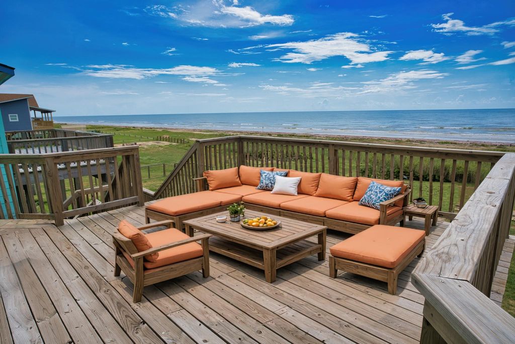 Image 19 of property listing at 2258 County Road 230, Sargent, TX 77414