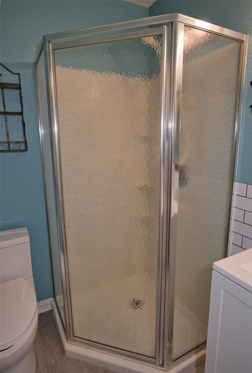 Image 23 of property listing at 2258 County Road 230, Sargent, TX 77414