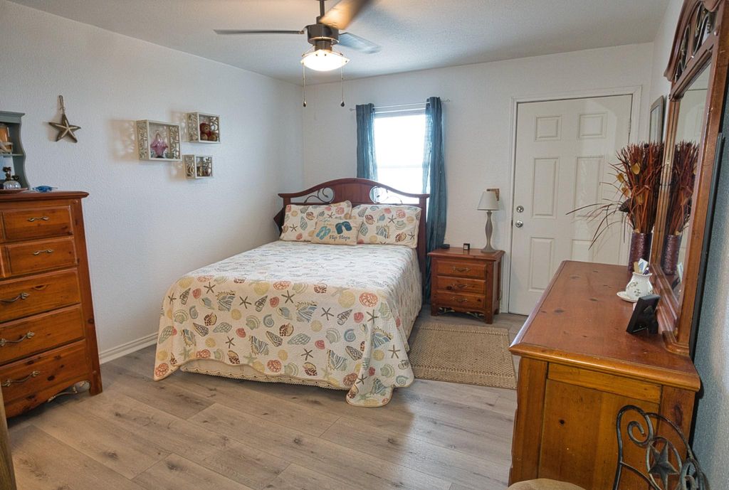 Image 24 of property listing at 2258 County Road 230, Sargent, TX 77414