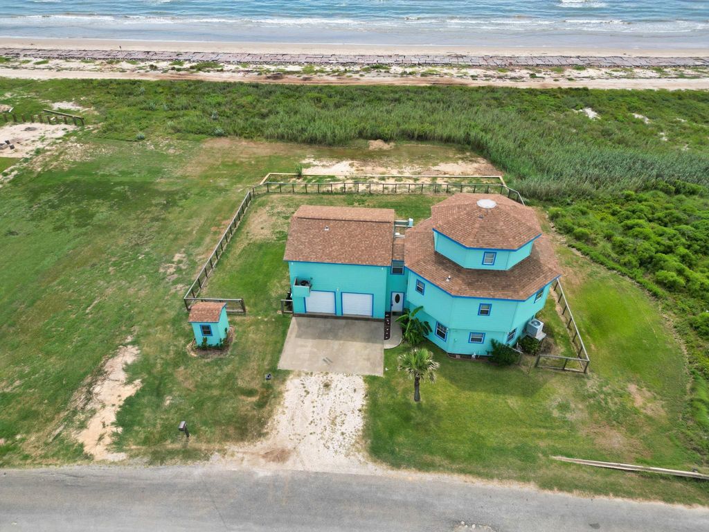 Image 34 of property listing at 2258 County Road 230, Sargent, TX 77414