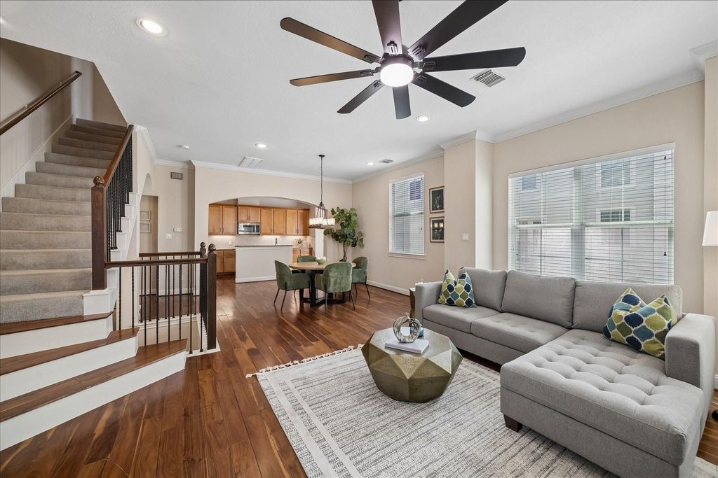 5610 Kiam Street B, Houston, TX 77007