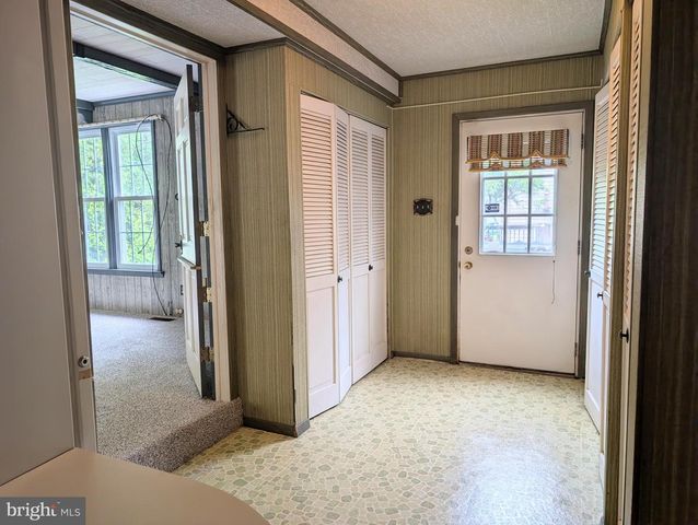 409 WHITMAN DR, Blackwood, NJ 08012