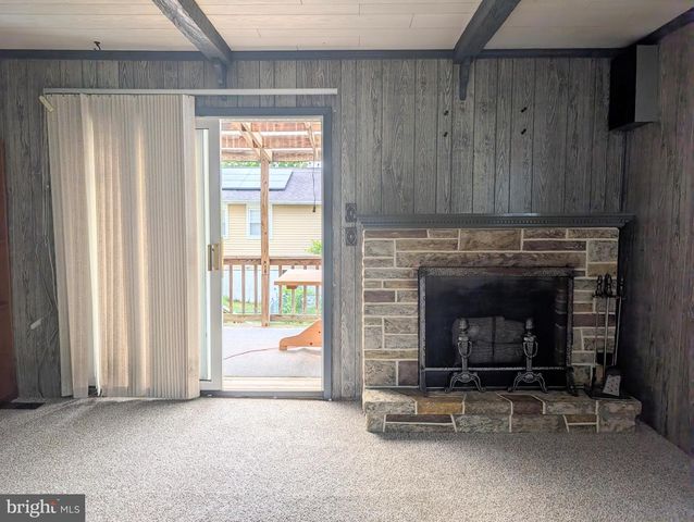 409 WHITMAN DR, Blackwood, NJ 08012
