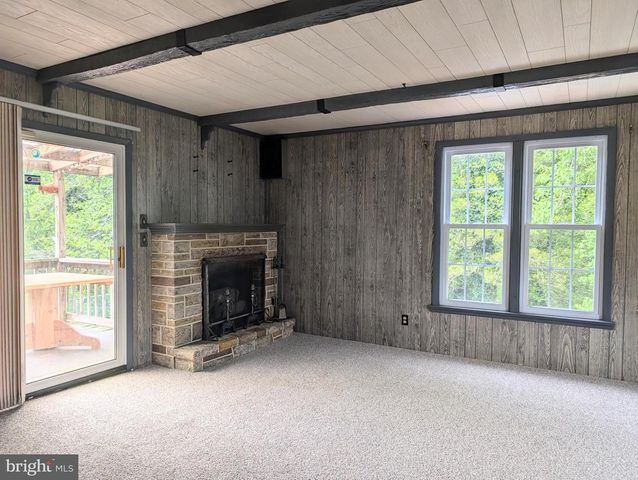 409 WHITMAN DR, Blackwood, NJ 08012