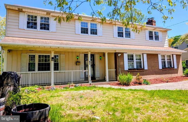 409 WHITMAN DR, Blackwood, NJ 08012