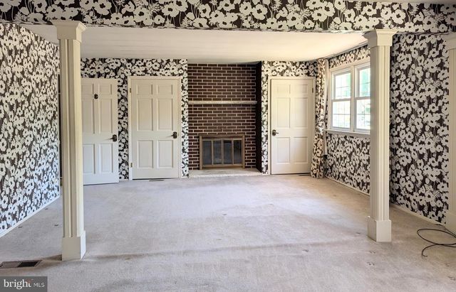 409 WHITMAN DR, Blackwood, NJ 08012