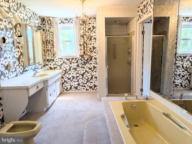 409 WHITMAN DR, Blackwood, NJ 08012