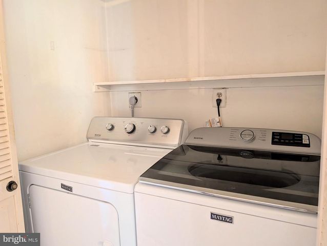 409 WHITMAN DR, Blackwood, NJ 08012