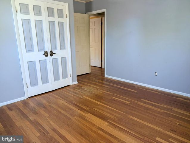409 WHITMAN DR, Blackwood, NJ 08012