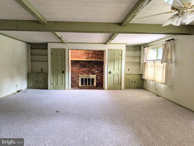 409 WHITMAN DR, Blackwood, NJ 08012