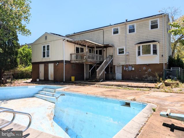 409 WHITMAN DR, Blackwood, NJ 08012