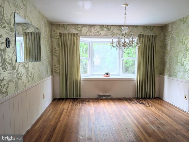 409 WHITMAN DR, Blackwood, NJ 08012