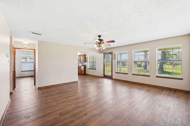 5922 Redfish Run, Baytown, TX 77523