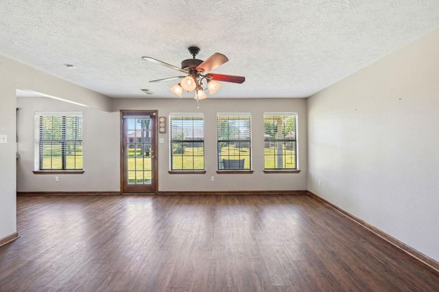 5922 Redfish Run, Baytown, TX 77523