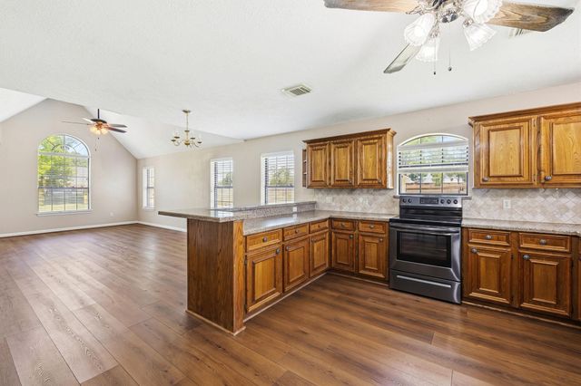 5922 Redfish Run, Baytown, TX 77523