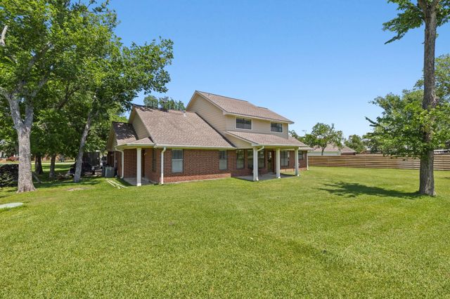 5922 Redfish Run, Baytown, TX 77523