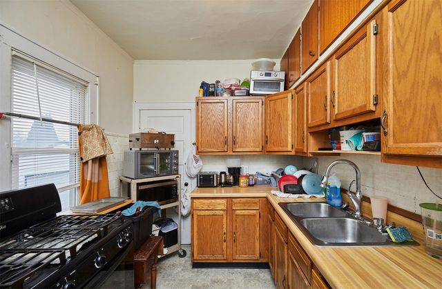 2573 Onawa Street, Des Moines, IA 50317