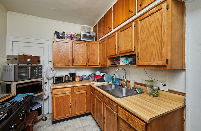 2573 Onawa Street, Des Moines, IA 50317