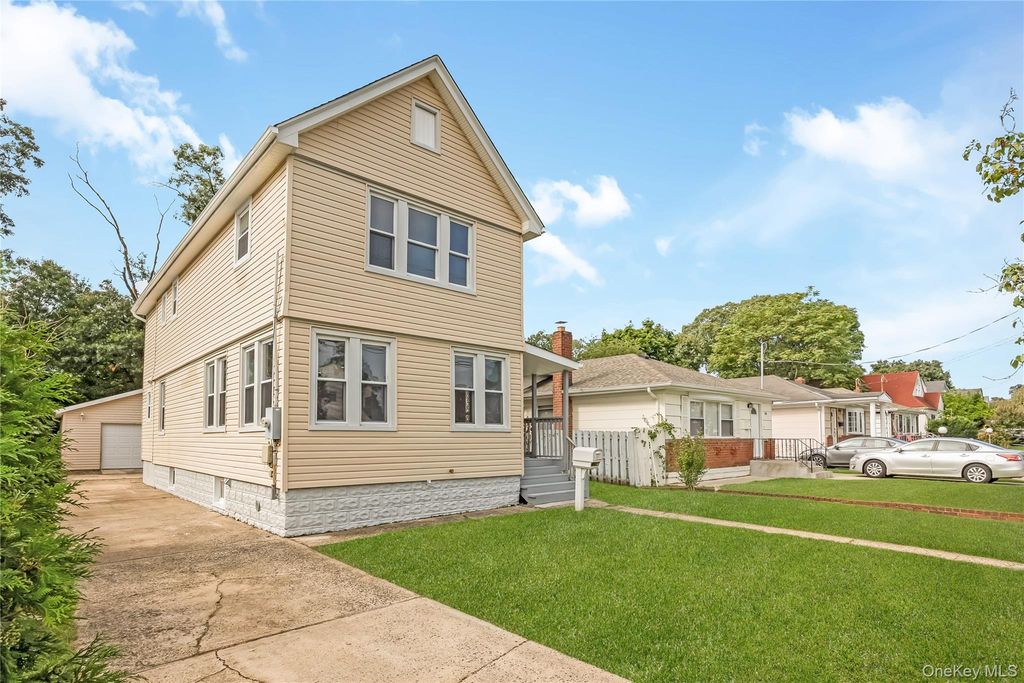 54 W Marshall Street, Hempstead, NY 11550 — photo 2