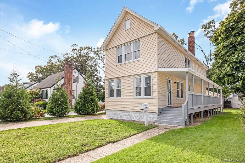 54 W Marshall Street, Hempstead, NY 11550 — photo 3