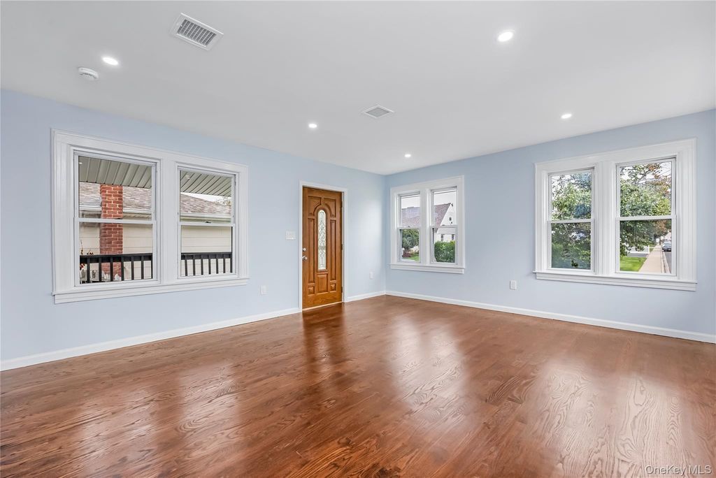 54 W Marshall Street, Hempstead, NY 11550 — photo 4