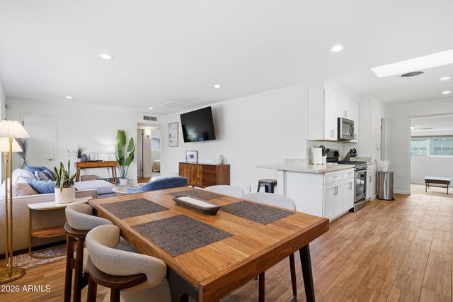 3935 E WHITTON Avenue, Phoenix, AZ 85018