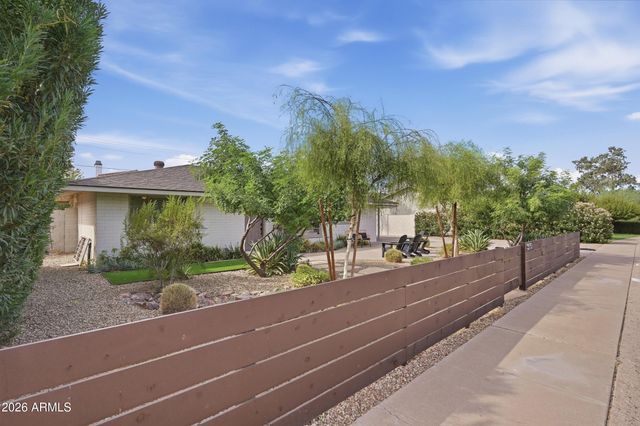 3935 E WHITTON Avenue, Phoenix, AZ 85018