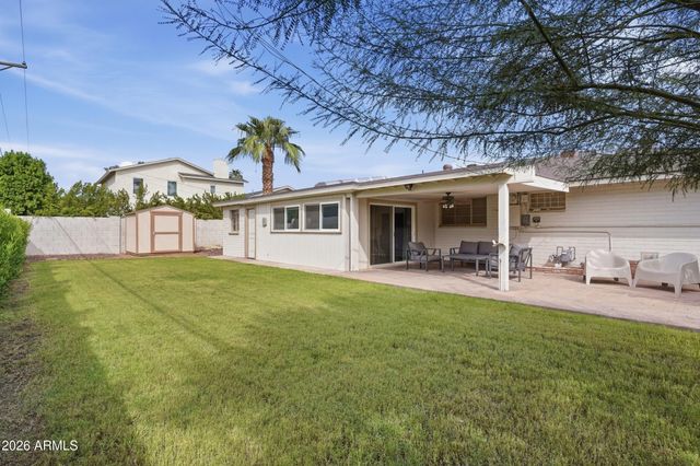 3935 E WHITTON Avenue, Phoenix, AZ 85018