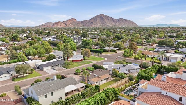 3935 E WHITTON Avenue, Phoenix, AZ 85018