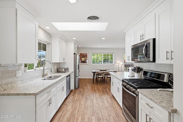 3935 E WHITTON Avenue, Phoenix, AZ 85018