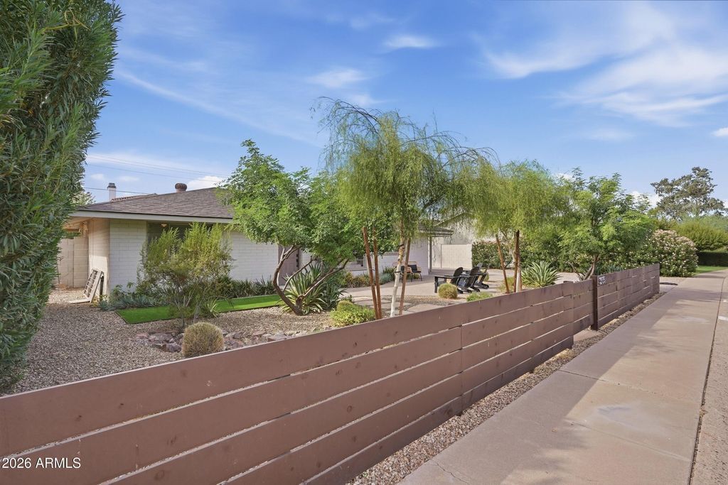 3935 E WHITTON Avenue, Phoenix, AZ 85018 — photo 2