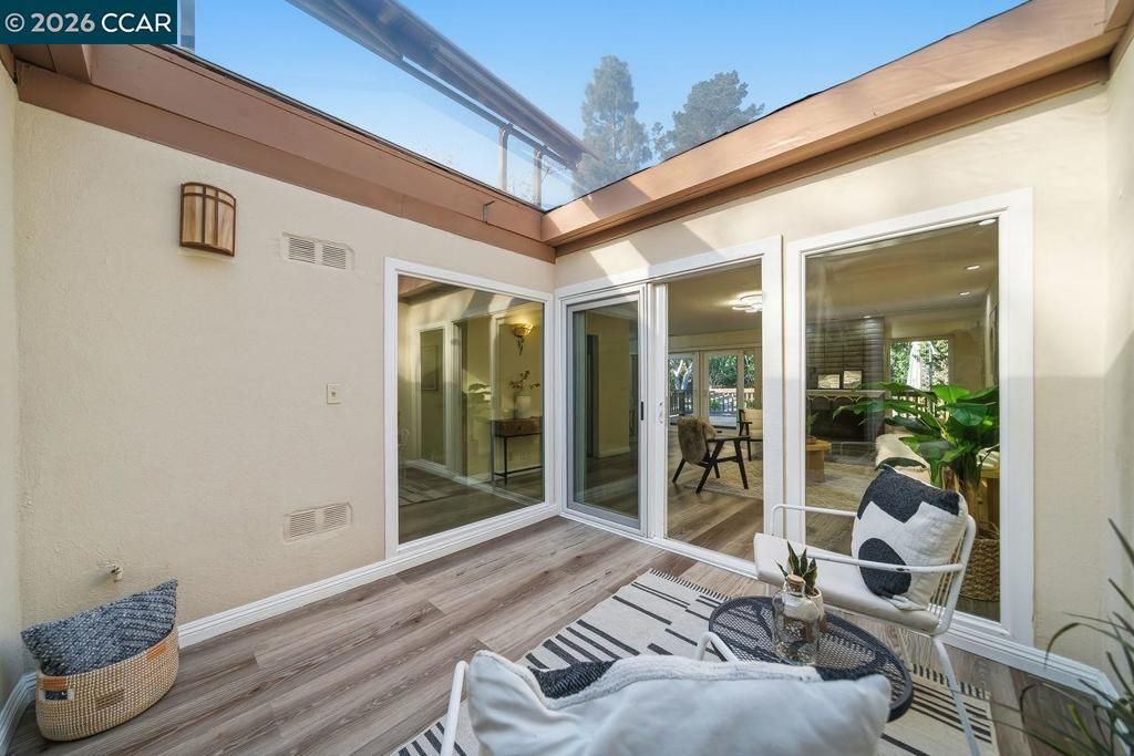 Image 10 of property listing at 1434 Los Vecinos, Walnut Creek, CA 94598