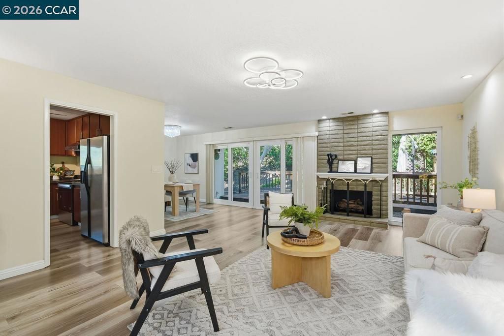 Image 4 of property listing at 1434 Los Vecinos, Walnut Creek, CA 94598