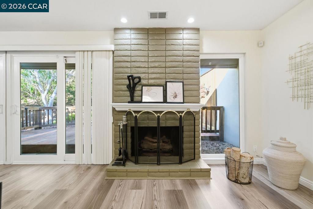 Image 5 of property listing at 1434 Los Vecinos, Walnut Creek, CA 94598