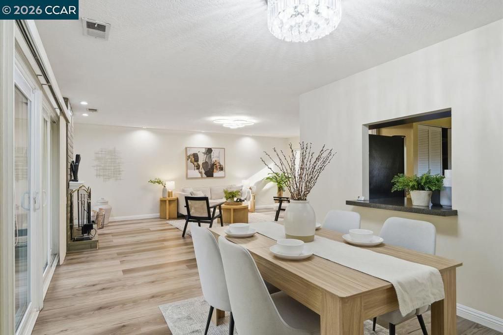 Image 6 of property listing at 1434 Los Vecinos, Walnut Creek, CA 94598