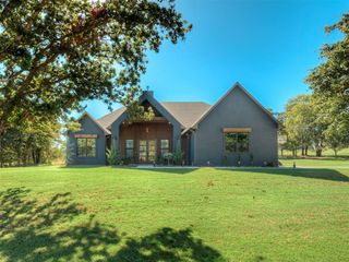 8900 Rivercrest Road, Arcadia, OK 73007
