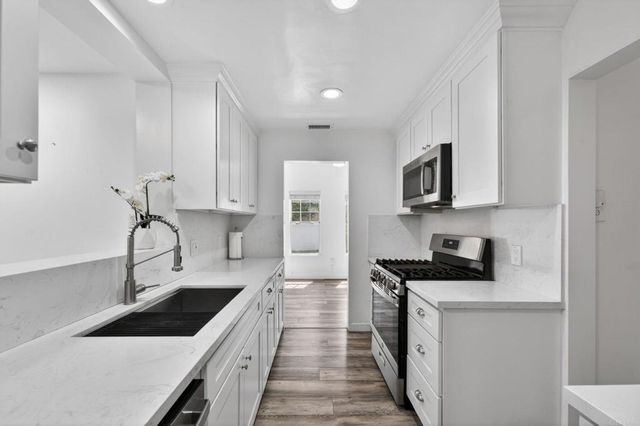 3811 Boyce Avenue, Los Angeles, CA 90039