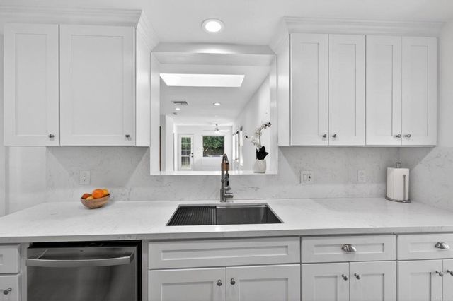 3811 Boyce Avenue, Los Angeles, CA 90039