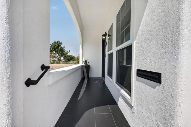 3811 Boyce Avenue, Los Angeles, CA 90039